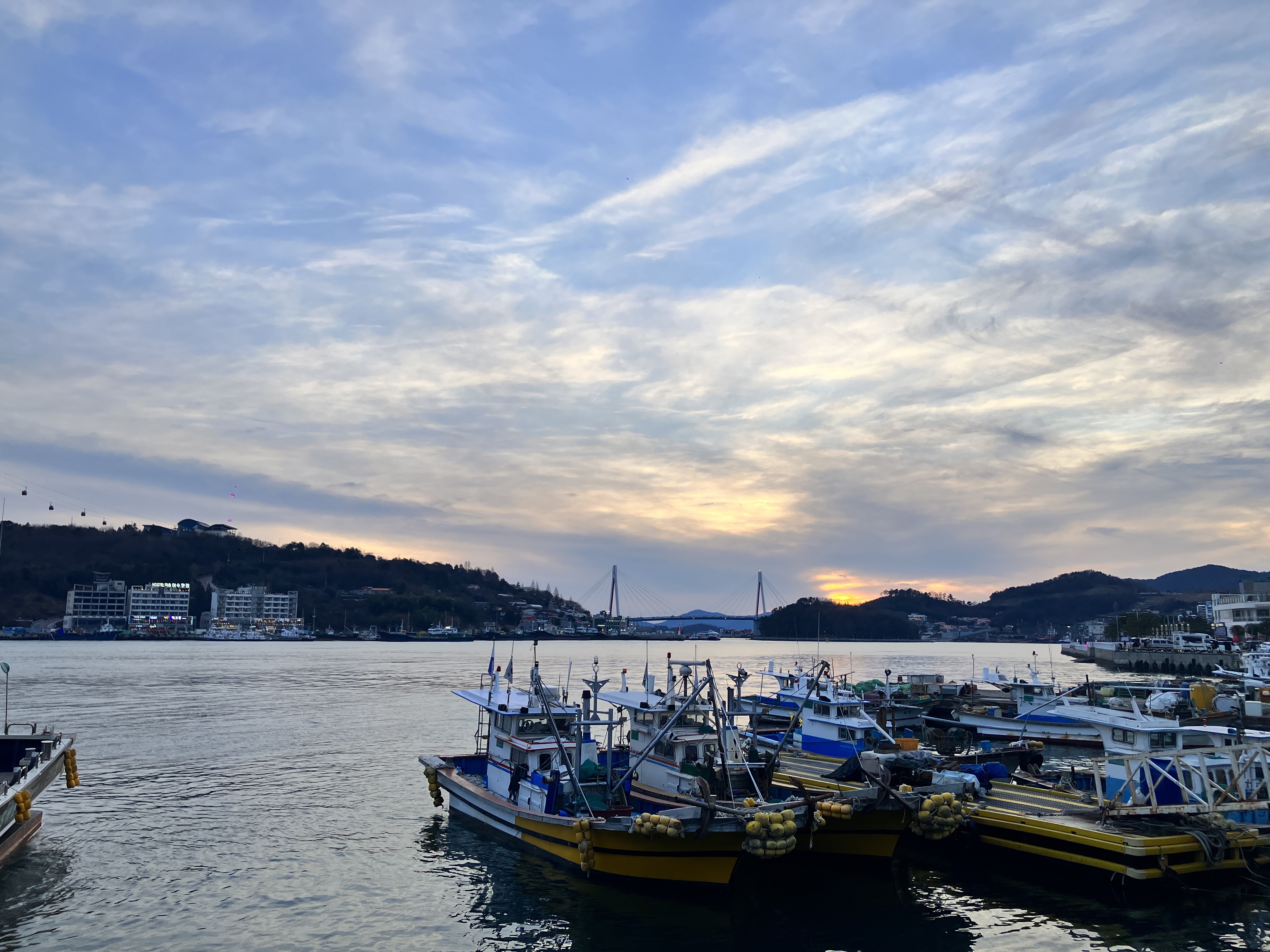 저녁에 본 여수 바다