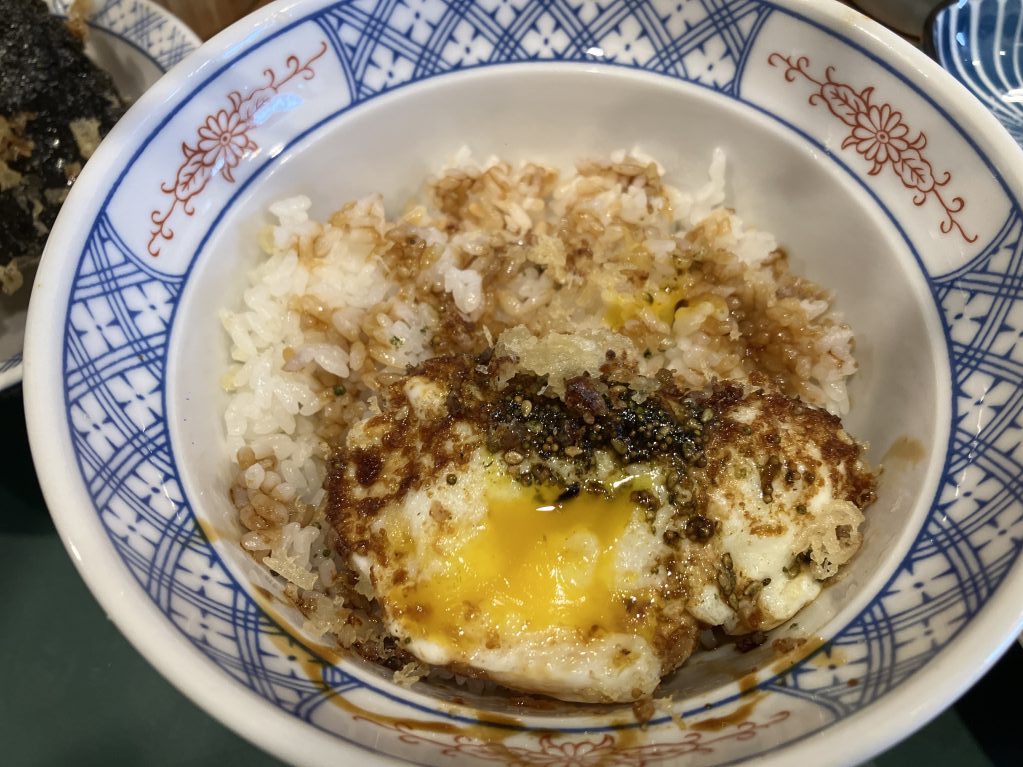 모모텐동 밥, 온천계란