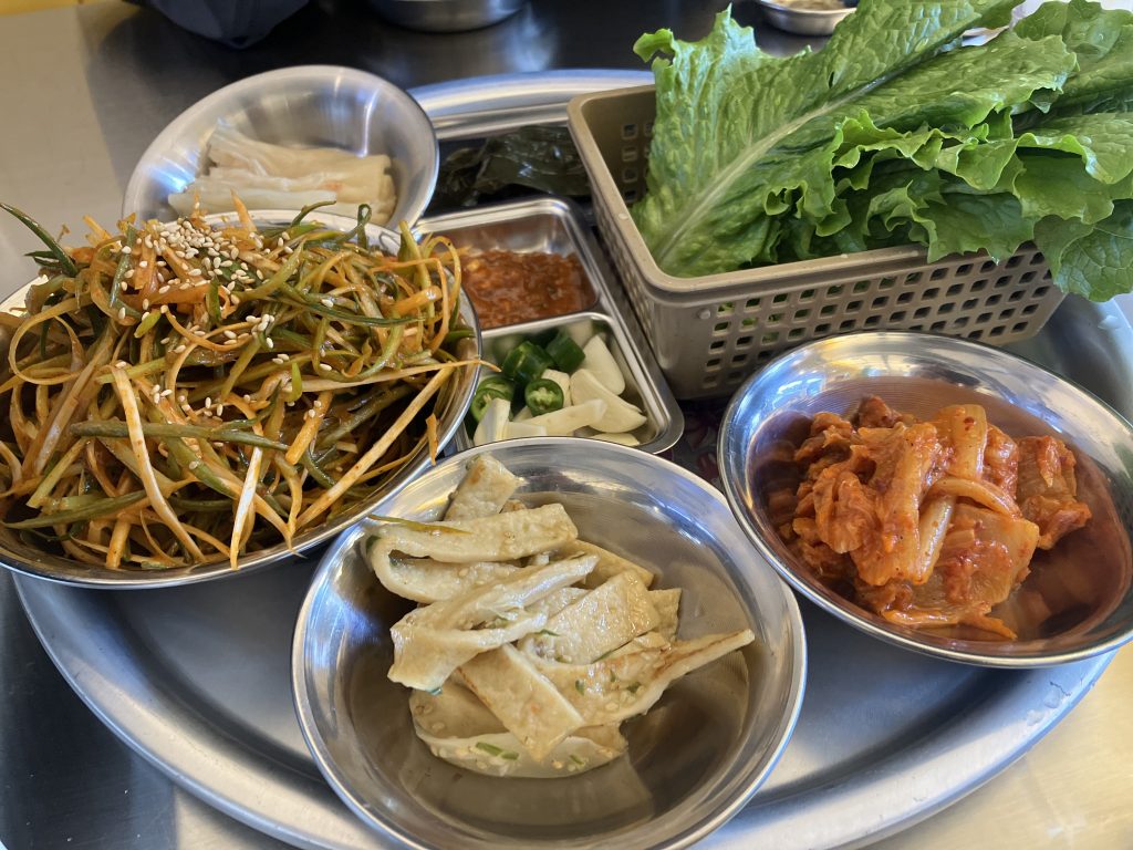 춘천 미돈 반찬 및 채소