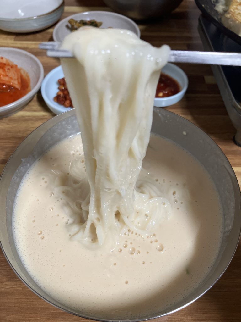 춘천 골목손두부 콩국수