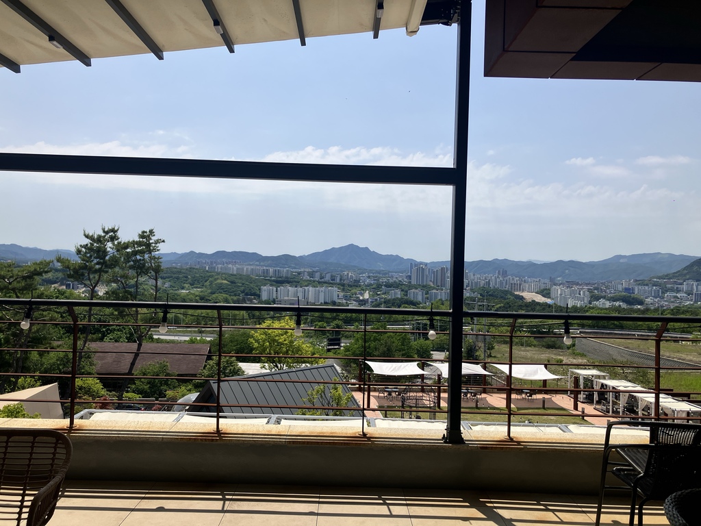 모토모토 카페 테라스