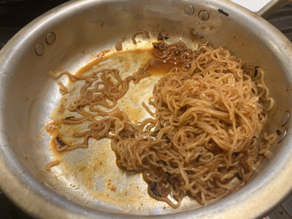 고기호랑이 비빔면